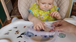 Учимся кушать хлеб/Матвейка кушает хлеб ?/Развиваем жевательные навыки