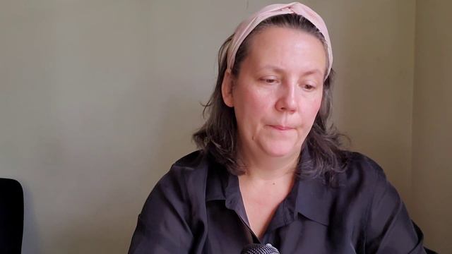 Я листаю VOGUE Australia. смотреть онлайн