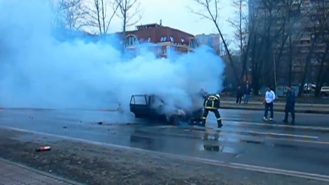 На праздник Пасхи в Одинцово сгорел узбекмобиль смотреть онлайн
