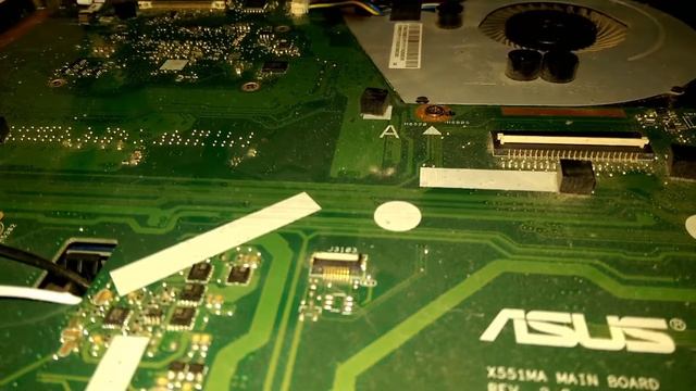 Как разобрать ноутбук ASUS X551M чистим и собираем смотреть онлайн