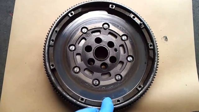 VW Transporter 1.9TDI Dual Mass Flywheel failure смотреть онлайн