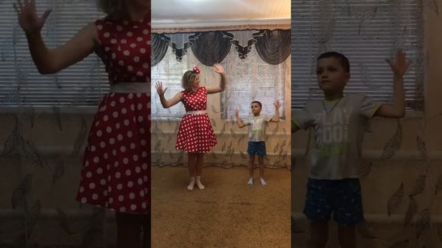 Коммуникативный танец "Зверобика" для дошкольников смотреть онлайн