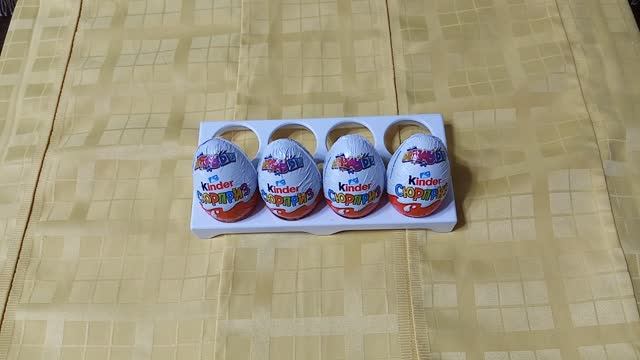 Открываем Киндер сюрпризы Applaydu №1. Opening Kinder surprises Applaydu №1.