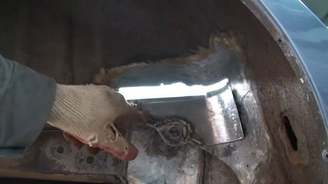 Ремонт уха крепление заднего амортизатора. Renault Megane Scenic. смотреть онлайн