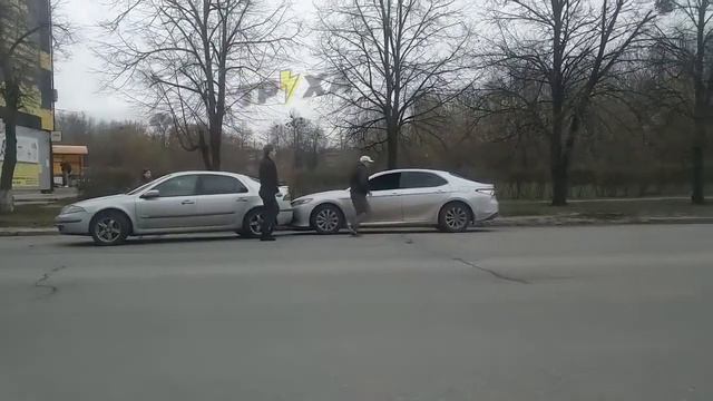 🥊 Разборки по-харьковски на Роганской смотреть онлайн