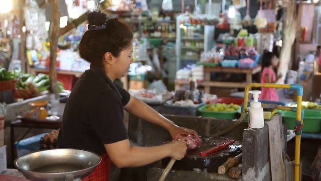 Покупаем свежую рыбу на рынке смотреть онлайн