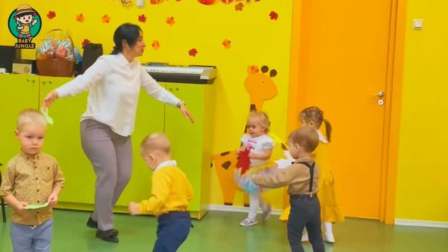 Детский утренник в честь наступления осени! Младшая группа частного детского сада Baby Jungle! смотреть онлайн