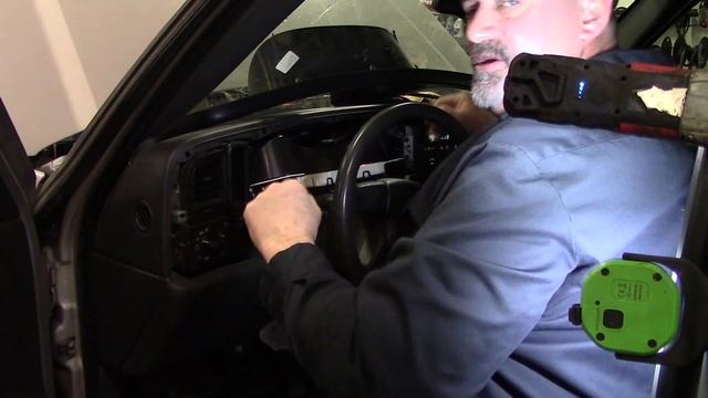 Chevrolet GMC Cluster Gauge Diagnosis and Repair смотреть онлайн