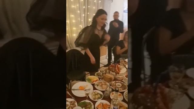 ДЕНЬ РОЖДЕНИЯ ГУЛЬНАРЫ! ЮБИЛЕЙ! #like #life #happybirthday #деньрождения #весело смотреть онлайн