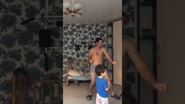 вот что делают мужья, когда жены нет дома( скрытая сьемка) смотреть онлайн