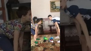 Подвижная игра на внимание и реакцию (для детей)