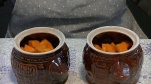 Тыква с мёдом и ванильным сахаром в горшочках.Ну просто объедение!