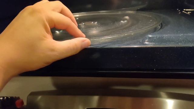 My Samsung microwave makes horrible buzzing noise and the spinning tray doesn't move. Few years ol смотреть онлайн