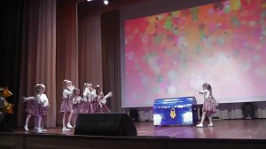 Соня и Аня "Человечки сундучные" (Имидж)