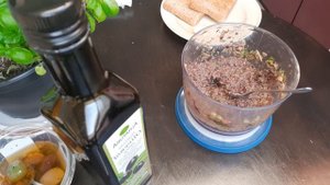 Закуска из маслин и оливок. Что подать к хлебной корзине. Невероятно вкусная и простая намазка