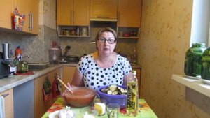 Баклажаны обжаренные с чесноком и острым перцем на зиму.