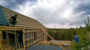 Строительство каркасного Барнхауса, монтаж кровли