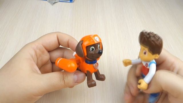 Щенячий патруль игрушка Зак Райдер из серии Paw Patrol action pack and badge смотреть онлайн