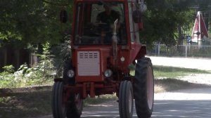Друг  купил трактор Т25
