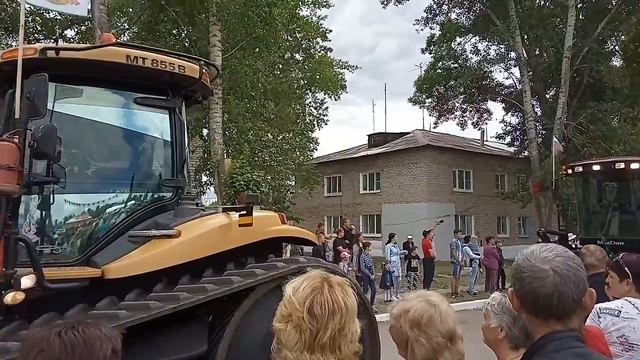 Парад техники. СПК.им Крупской. 90 лет. Праздник ( Русской берёзки)! Отмечаем. смотреть онлайн