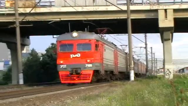 Электропоезд ЭР2т-7199 смотреть онлайн