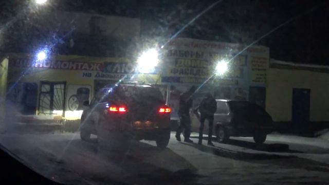 Шиномотажник поставил колесо с бетоном, приехал разбираться. ПРАНК смотреть онлайн