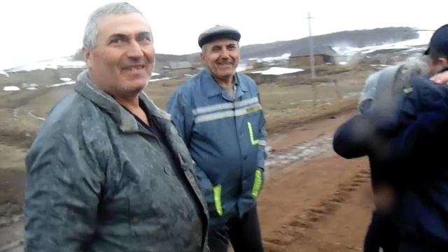 Достойный поступок! Сыновья подарили отцу Весту!! смотреть онлайн