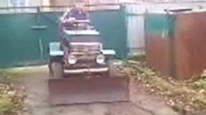 Трактор из  2-х КПП ЗАЗ  Ровняю  укатанный  отсев