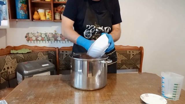 Варенокопченая колбаса 