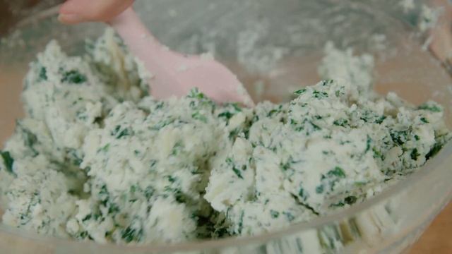 2 Layered Lasagna | Cooking With Lynja Ep.10 смотреть онлайн