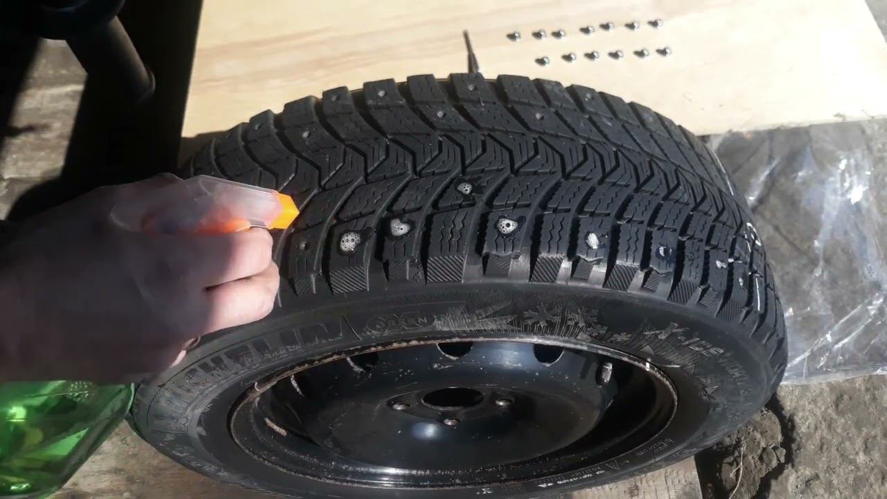 Замена заводских шипов зимних шин на шипы "Теком" смотреть онлайн