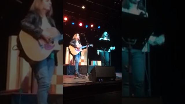 Florence and the machine „Shake it out“ cover by Christina