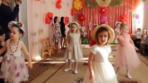 Я маленькая модница, я папина беда
