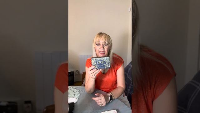 2 я часть о распаковке косметики: Диор Живанши Герлен Ту фасед Катрис смотреть онлайн