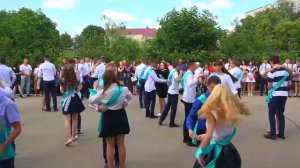 Лучший вальс выпускников 9 класса на последнем звонке