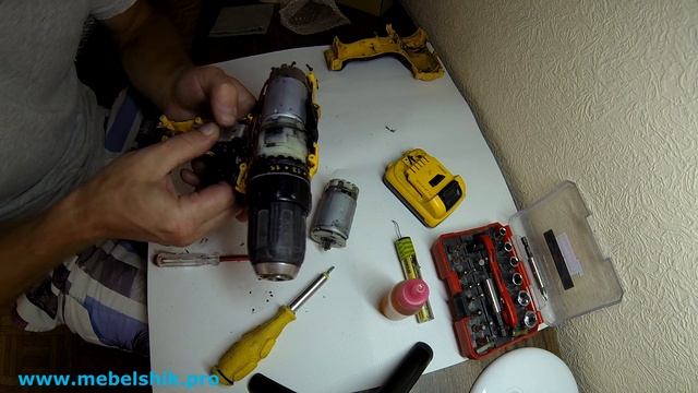 Сломал шуруповёрт / Ремонт Dewalt своими руками
