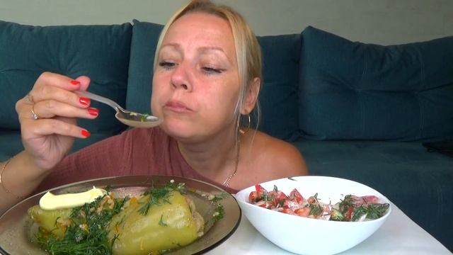 МУКБАНГ ПЕРЕЦ ФАРШИРОВАННЫЙ, САЛАТ ОВОЩНОЙ/Mukbang еда на камеру/Русский мукбанг/Домашняя еда/