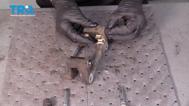 How to Replace Rear Brakes 2012-2020 Nissan Pathfinder смотреть онлайн