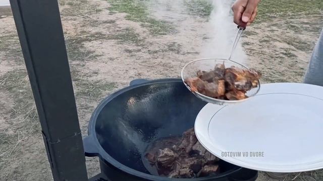 Казан Кебаб в казане, у себя во дворе! Казан Кебаб из говядины | Kazan Kebab. Potatoes with meat.