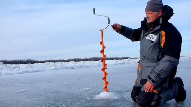 Ловля чехони на "съедобную резину" Hogy Hog 1,2'' зимой со льда. Река Волга. смотреть онлайн