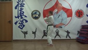 Тецуи ёко учи в киба дачи. Кихон на 7 кю Киокусинкай каратэ