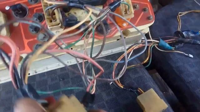 ВАЗ 2105. Подключение приборной панели от 2107 смотреть онлайн