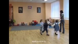 По кругу мы шагаем Музыка с мамой