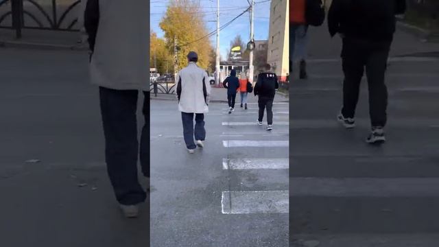 Гулять в Екатеринбурге ( улица Щорса )