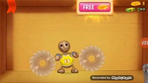 играю в Кик Зе Бадди. У меня куда-то пропали все деньги