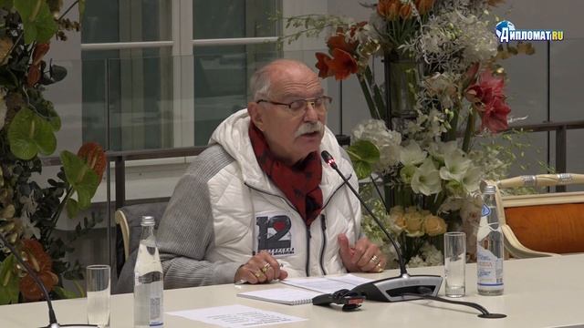 Никита Михалков возмутился увольнением Олеси Железняк из-за ее позиции по СВО