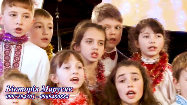 " ОСЬ ЯКА ЯЛИНОЧКА " музична школа *  хор