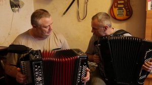 Бориск Корчанов и Геннадий Сюрсин. Поют пару куплетов и дают анонс Онлайн Концерта!!!!