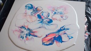 Акриловая заливка с использованием силиконовой краски.