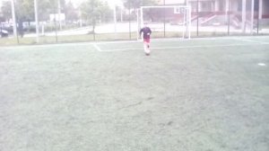 Удары щекой и подъемом